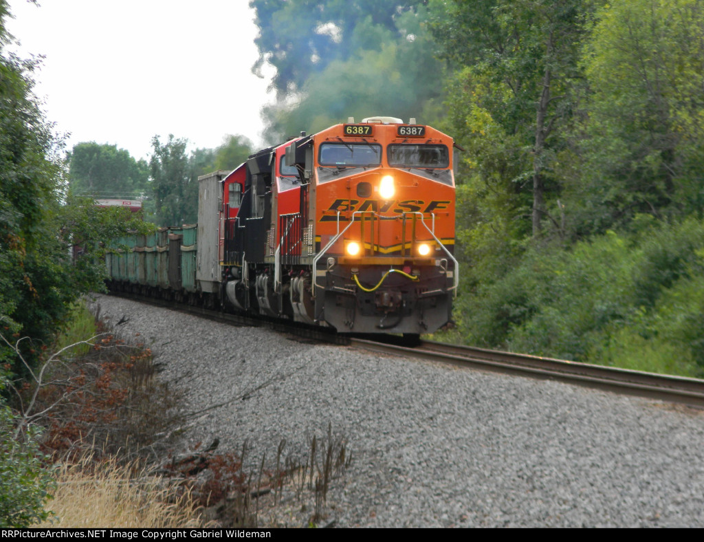 BNSF 6387 